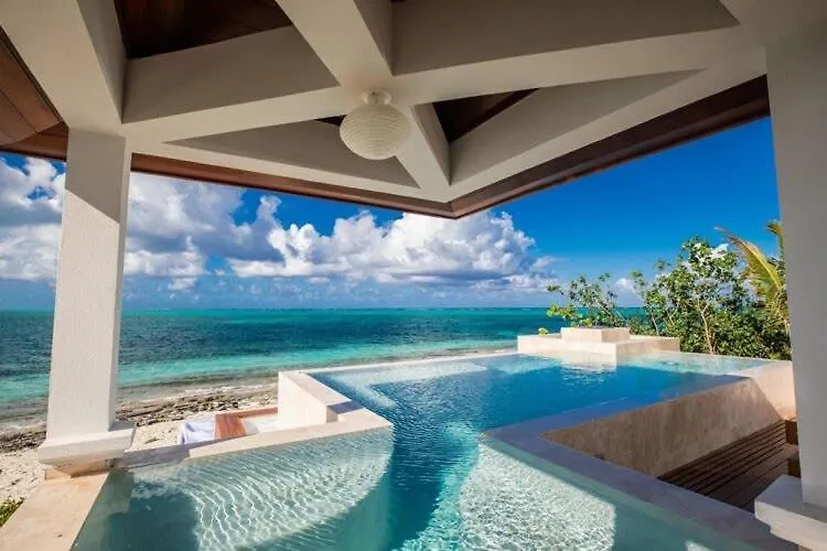 Luxurious Beachfront 2 Bedroom Villa On Smith'S Reef Turtle Cove
