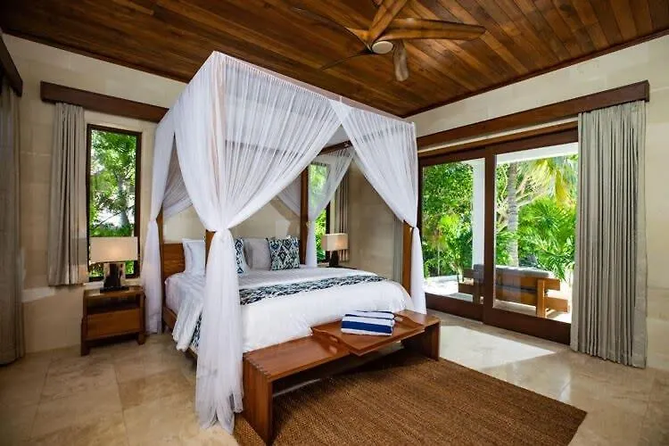 Luxurious Beachfront 2 Bedroom Villa On Smith'S Reef Turtle Cove Turks And Caicos Islands