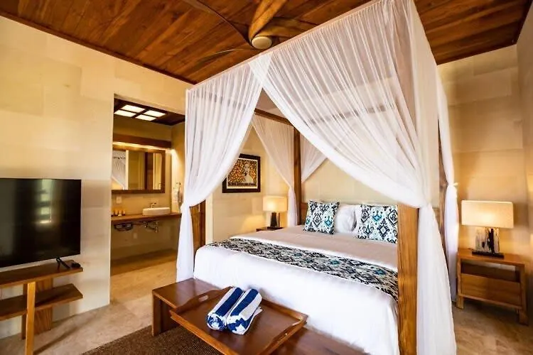 Luxurious Beachfront 2 Bedroom Villa On Smith'S Reef Turtle Cove 0*,  Turks And Caicos Islands