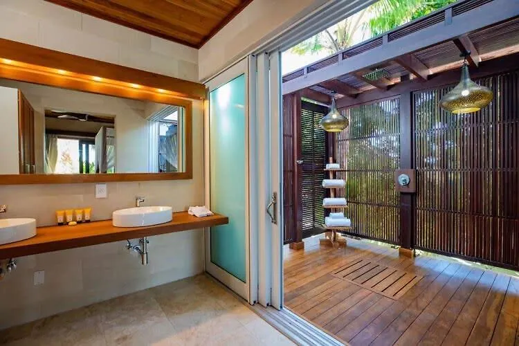 Luxurious Beachfront 2 Bedroom Villa On Smith'S Reef Turtle Cove Turks And Caicos Islands