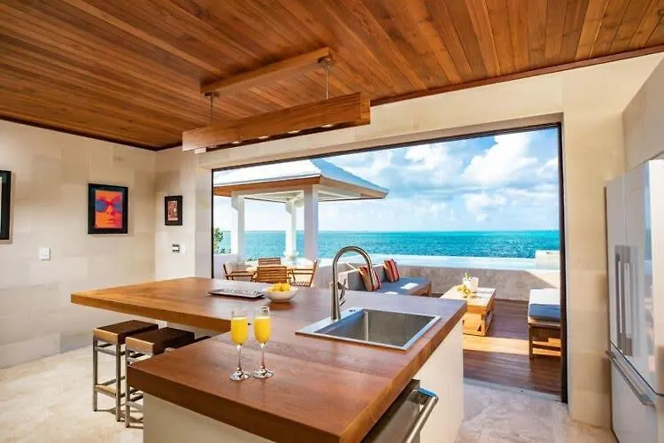 Luxurious Beachfront 2 Bedroom Villa On Smith'S Reef Turtle Cove