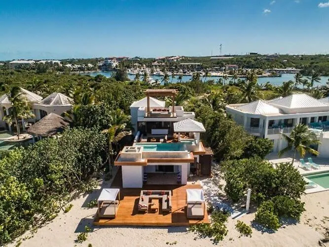Luxurious Beachfront 2 Bedroom Villa On Smith'S Reef Turtle Cove