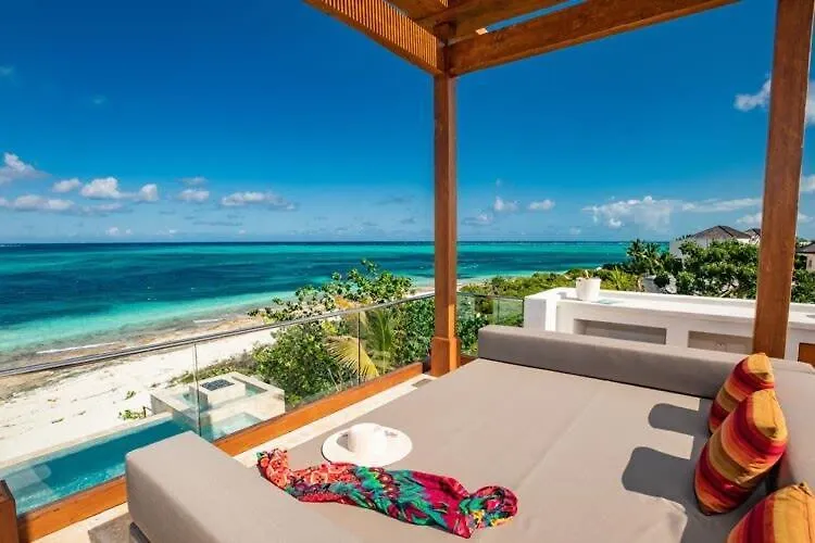 Luxurious Beachfront 2 Bedroom Villa On Smith'S Reef Turtle Cove Turks And Caicos Islands